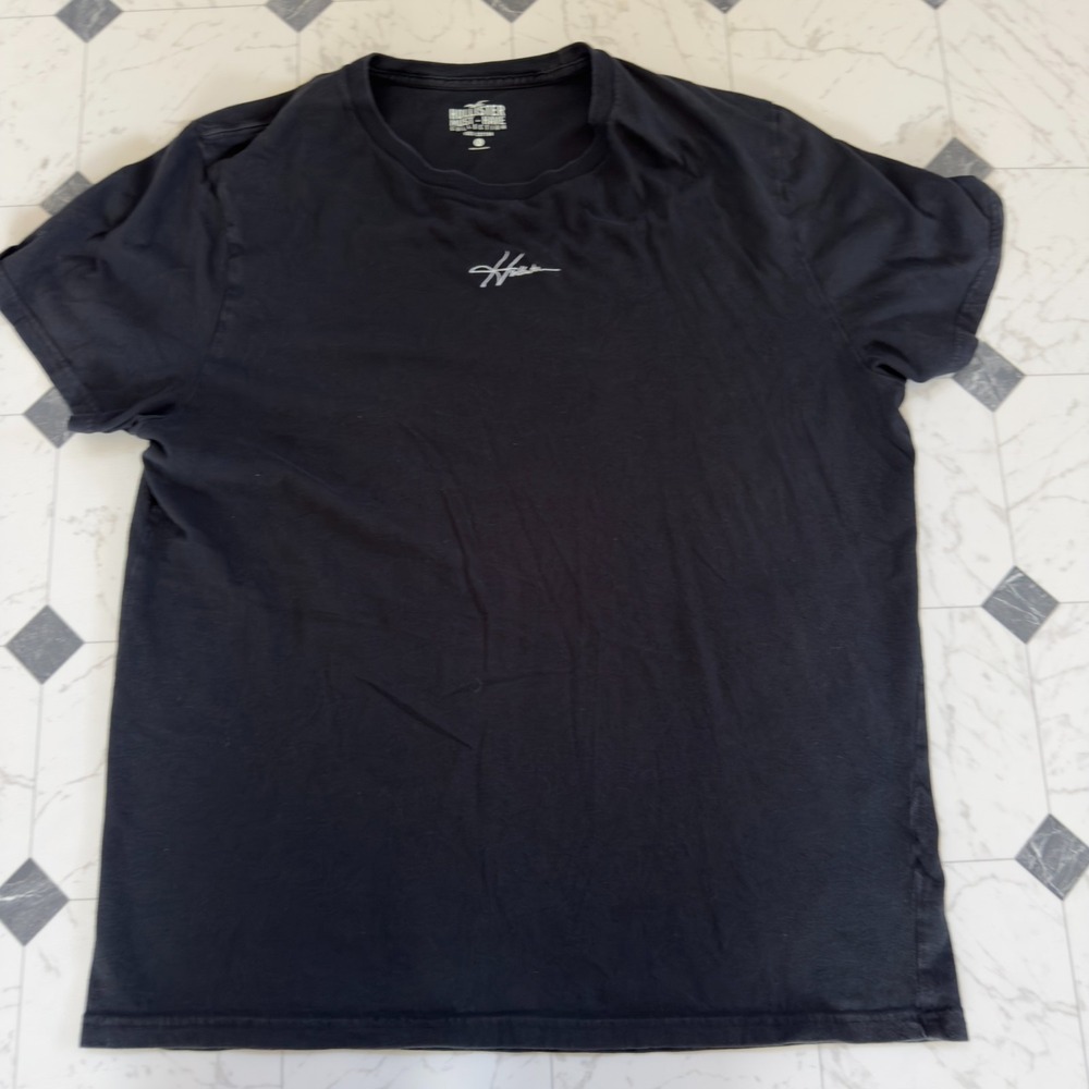 Hollister Must-Have Collection Men's Black Embroidered Script Logo T-Shirt XL Co